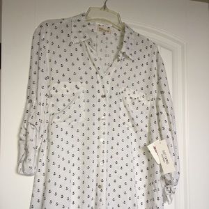 White 3/4 sleeve button down shirt anchor design M